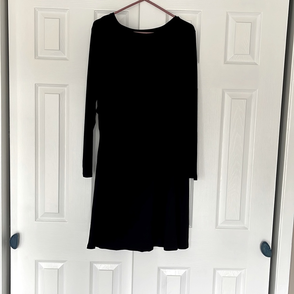 Old Navy Black Maternity/Breastfeeding dress size medium